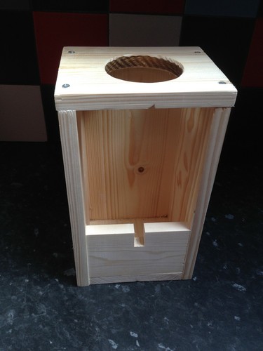 Floor standing water bottle - ,