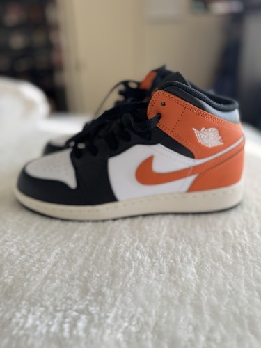 Air jordan mid - 1, color