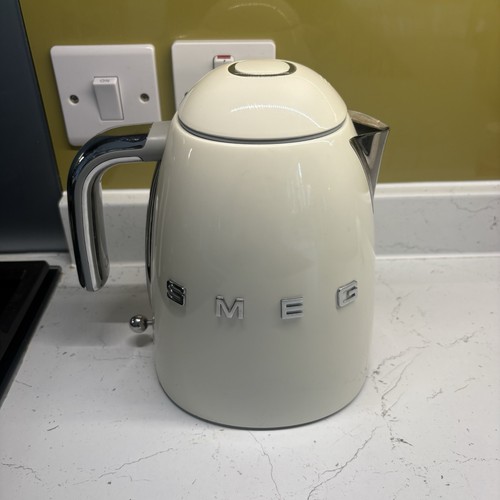 Cream smeg kettle - cream, 1.7l