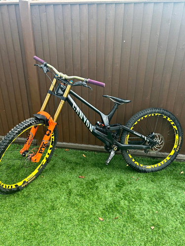 Canyon sender downhill - sender,