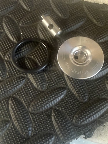 Wunderlich secure oil filler