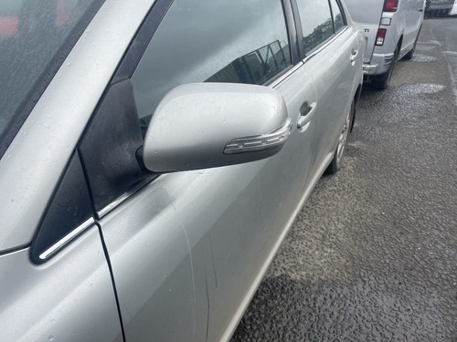 Toyota avensis wing mirror - , +