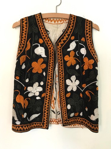 Vintage suzani ottoman - suzani,