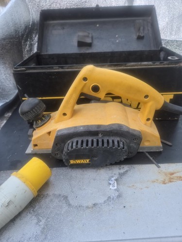 Dewalt 110v handheld - 110v,