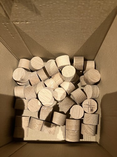 40pcs oak plugs 23mm - oak,