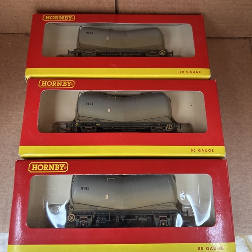 Hornby vee tank - vee, wagons