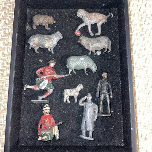 Old britains lead figures - lead,