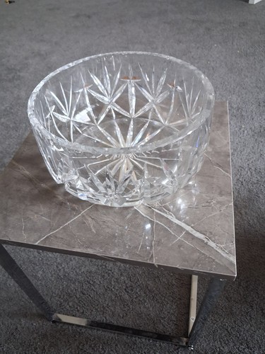 Glass trifle bowl with cut