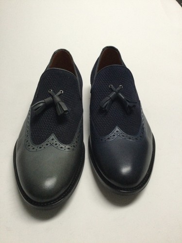 Blue liafers diferent colour - diferent,