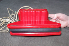 Vintage-Golding's- Red -Magnetic- Double- Sided- Window -Cleaner