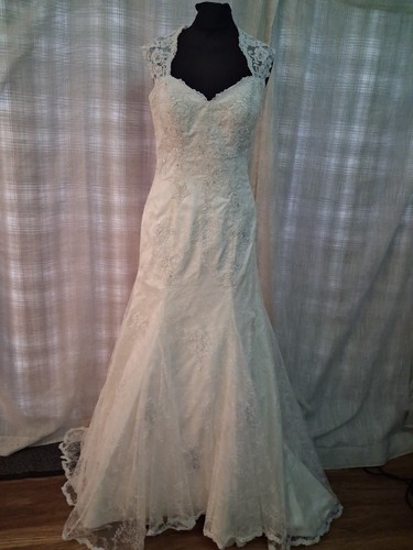 Wedding dress size ivory - size, 14