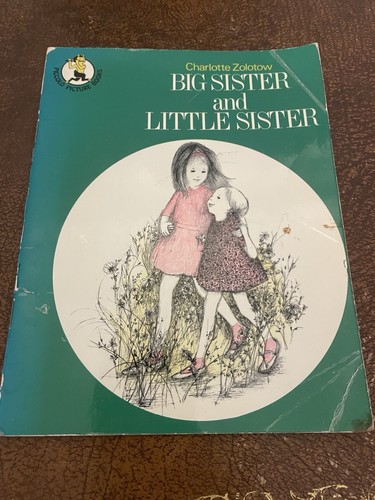 Big sister and - sister, little