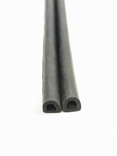 Self adhesive foam draught - self,