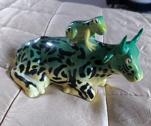 Cow parade figurine - cow, frog