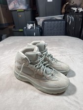 100% AUTHENTIC ADIDAS YEEZY