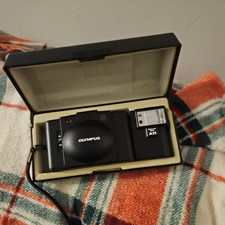 NEAR MINT Olympus XA XA2 35mm Compact Film Camera with 35 mm Lens and Flash A11