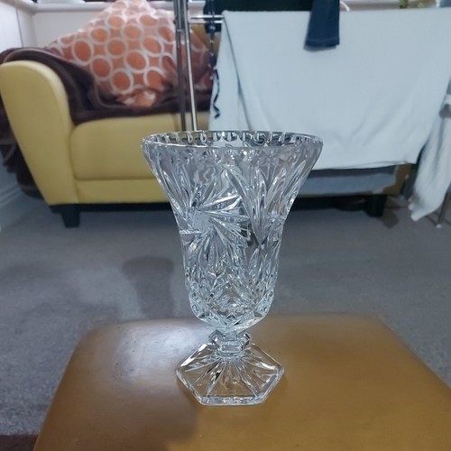 Crystal vase spinning - spinning, wheel