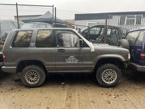 Isuzu trooper breaking - isuzu,