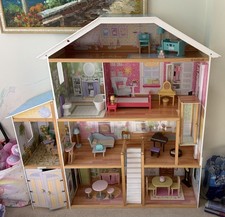 KidKraft Luxury Dollhouse –