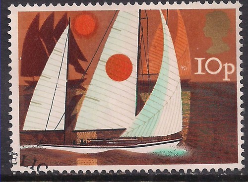 1975 qe2 10p - gb, sailing