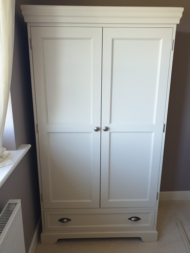 Small cream off - off, white