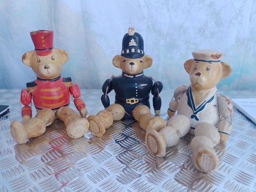 Vintage hand carved painted - 3x,