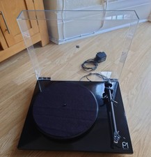Rega Planar 1 Turntable