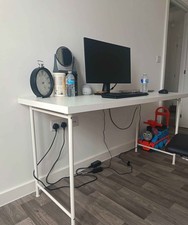 IKEA White Desk – Excellent