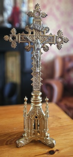 San pietro altar crucifix made - san,