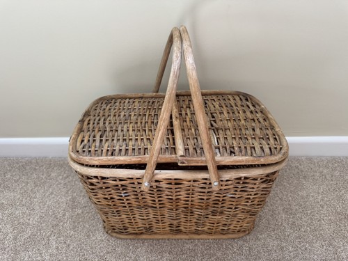 Vintage hand woven wicker - hand,