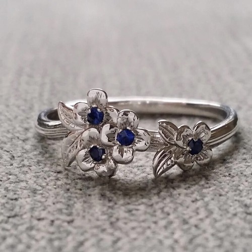 Round cut diamond daisy flower - cut,