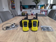 2 x Motorola TLKR T92 Two Way Radios H20 + 2xAcoustic Earpiece Inline Microphone