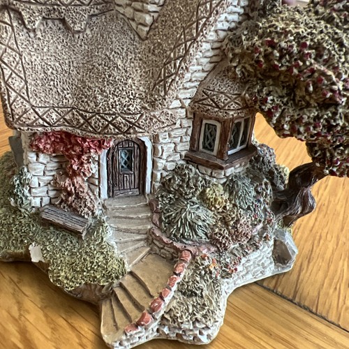Lilliput lane beehive - beehive, cottage