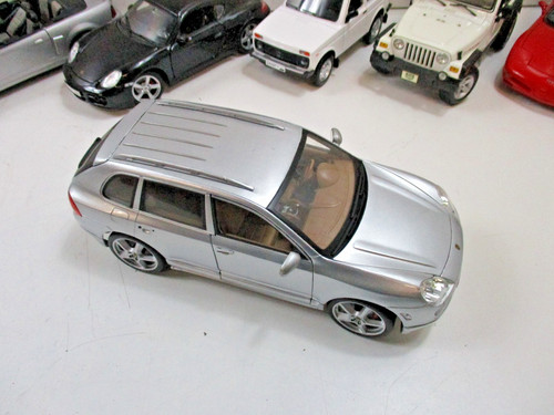 Porsche cayenne turbo maisto - cayenne,