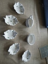 China milk jug and sugar bowl with 5 small dishes.