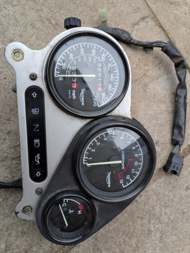 Triumph 900 t300 clockes - 900,