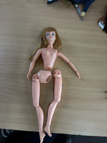 Vintage palitoy action girl - palitoy,