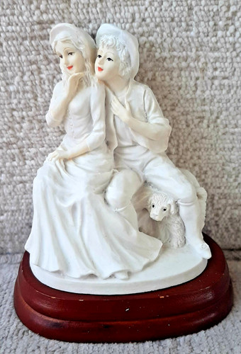 Boy and girl lovers - girl, "lovers"