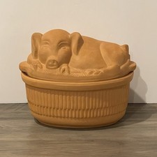 VTG Gourmet Terra Cotta Pig Casserole Moisture Cooker Clay Roaster (NEVER USED)