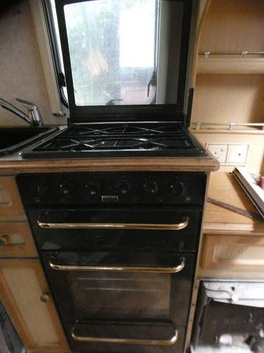 Caravan gas oven,Sink/good