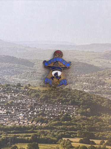 Vintage butlins 1952 enamel - vintage,
