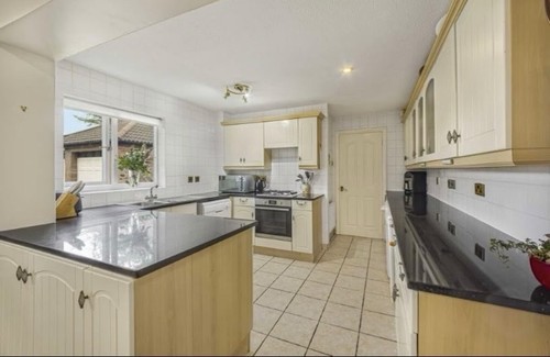 Complete fitted kitchen with - fitted,