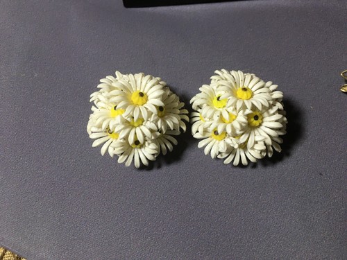 Vintage white yellow flower - yellow,