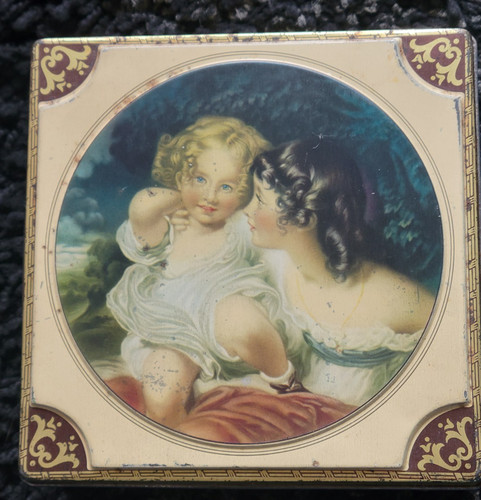 Vintage square tin nature - vintage,
