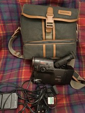Canon UC-X40Hi Hi8 8mm Video Camcorder with bag and accessories.
