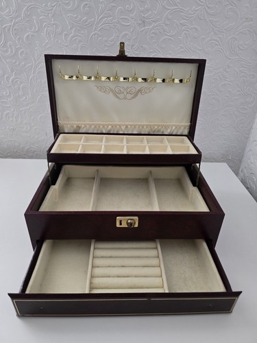 Mele wooden ladies - wooden, jewellery