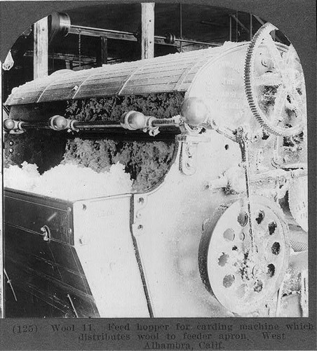 Feed hopper for carding