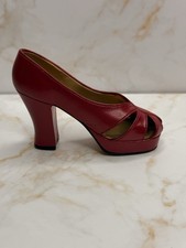 Just the right shoe Ravishing