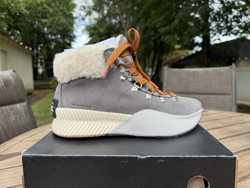 Nwt sorel out about iii - nwt,