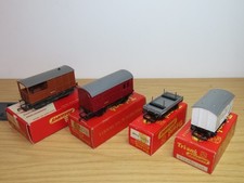 Bt488 triang freight - freight, wagons